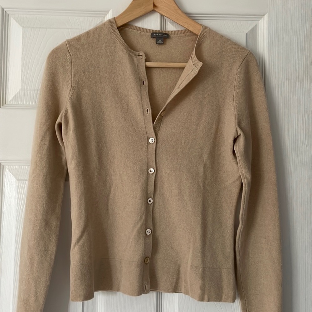 Cashmere cardigan with lace detail